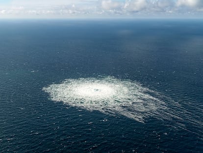 Imagen del 27 de septiembre de 2022 de la fuga de metano provocada por las explosiones en los conductos del NordStream tomada desde un F-16 danés.