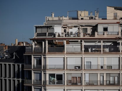 Bloques de pisos de viviendas en el barrio del Eixample, Barcelona.